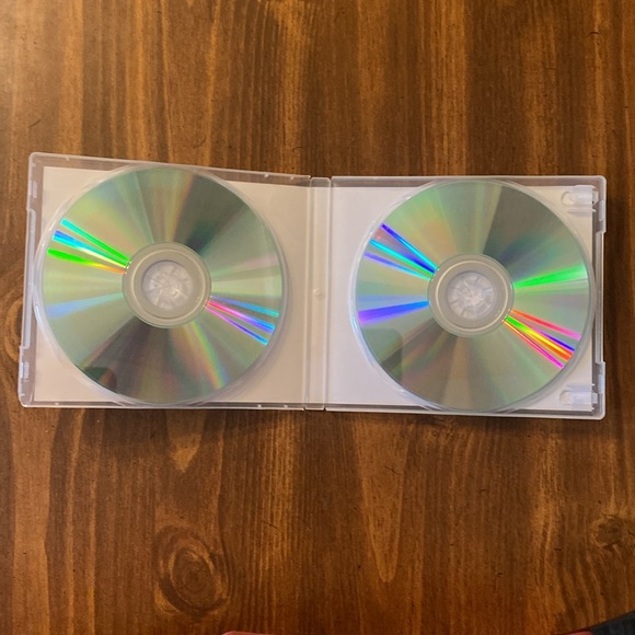 CD 💿 book 📚 four ways to wear a dress Jillian Libby. NYC to the beach. - Picture 4 of 7